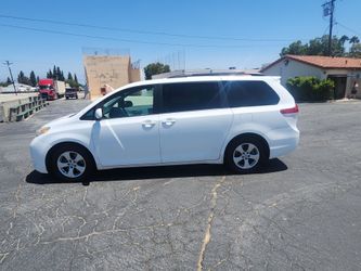 2014 Toyota Sienna le