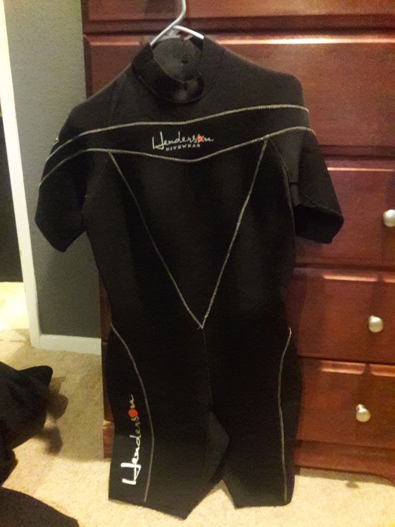 3mm wetsuit size 12