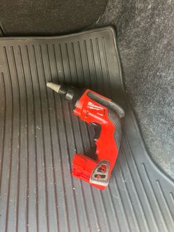 Milwaukee m18 screw Driwall gun fuel tool only no bateria $80 firme precio