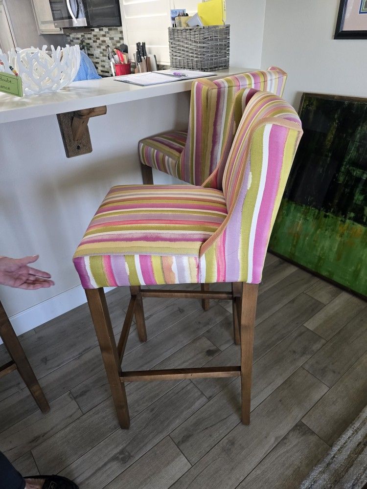 3 Nook High Stool Walnut Chairs