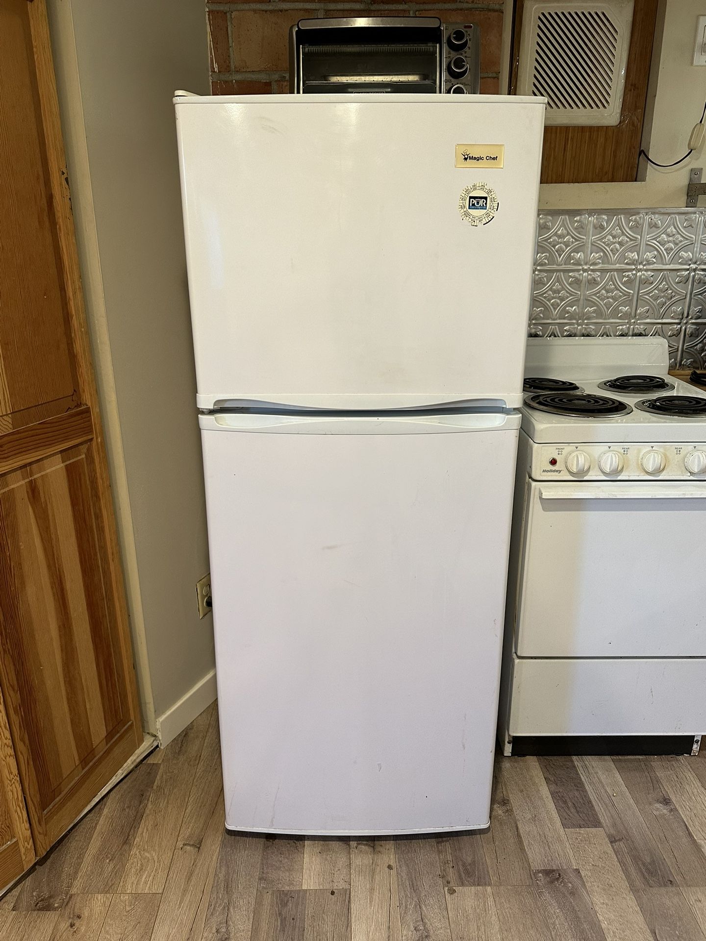 Magic Chef White Refrigerator