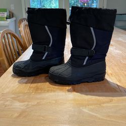 Youth Size 3 Black And Navy Snow Boots