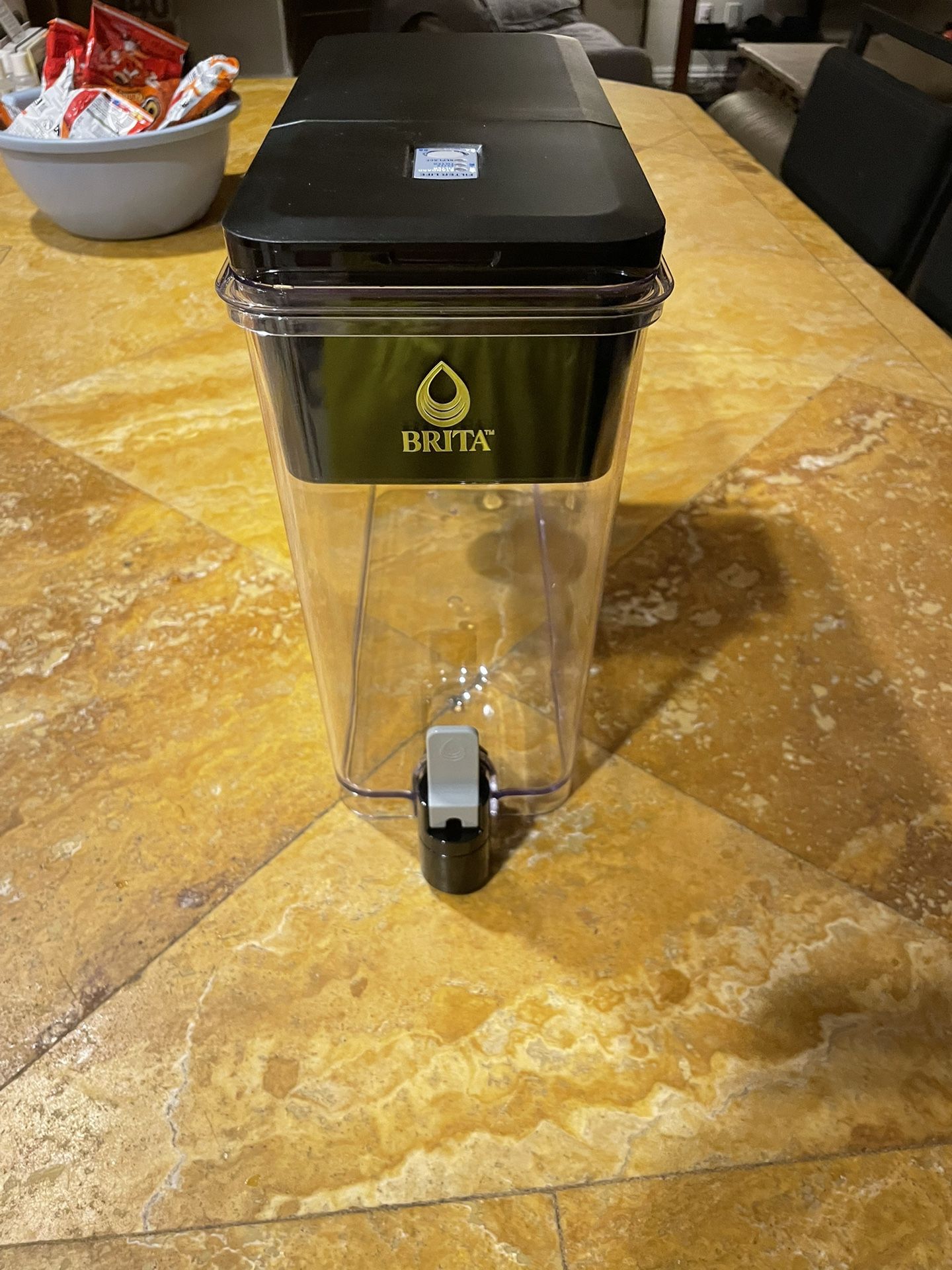 Brita Xtra Large 27-cup Water Pitcher W/filter Black
