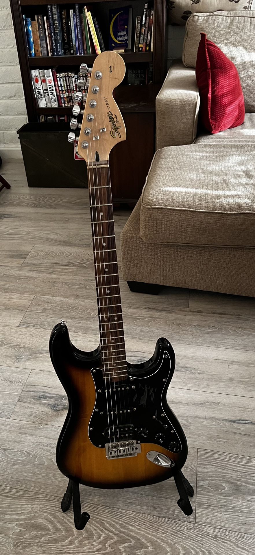 Squire Strat - Electric guitar
