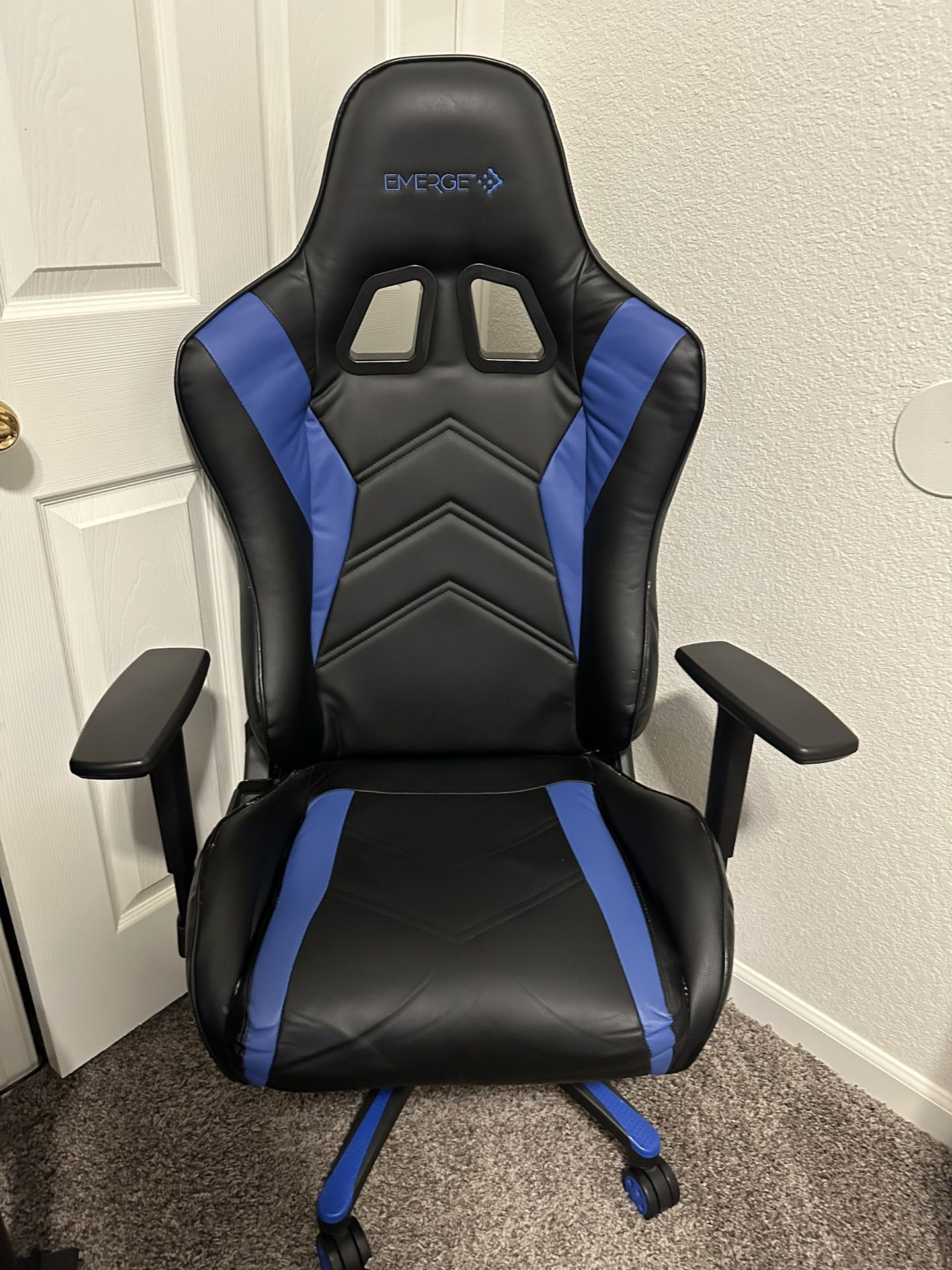 Emerge blue gaming chair - Mint Condition