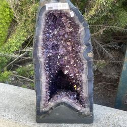 Amethyst Cathedral With Polished Agate 16 Lbs 13”