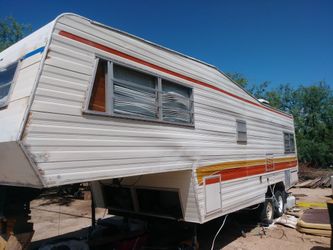 5th wheel trailer