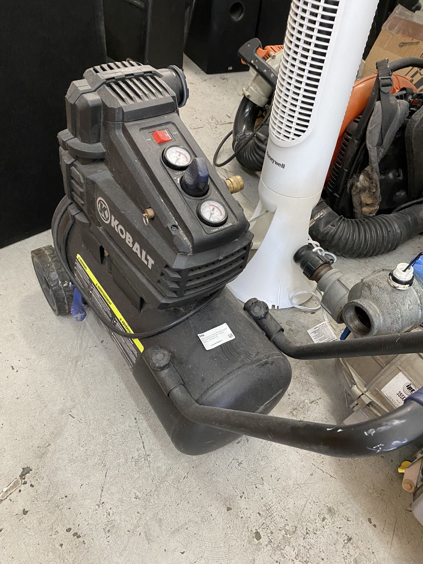 Kobalt 0300841 8Gallon Portable Electric Horizontal Air Compressor for