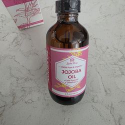 Jojoba oil for hair