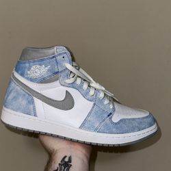 Jordan 1 “ Hyper Royal”