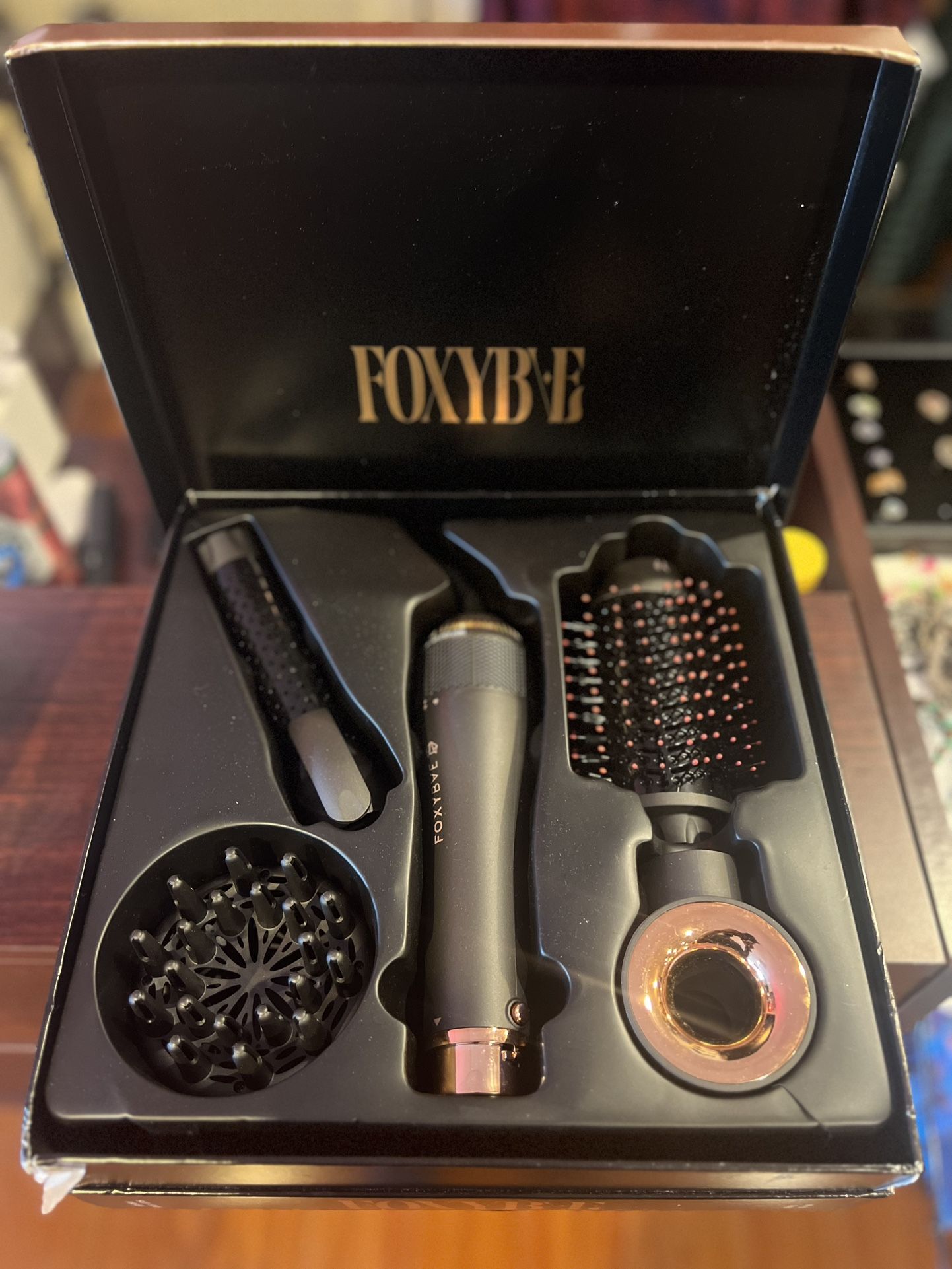 Foxybae Super Styler – 4-in-1 Blow-Dryer Brush Set! LIKE NEW – Only used once!