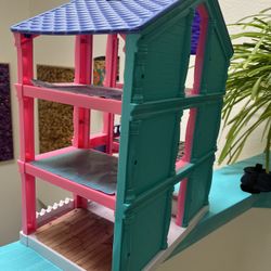 Doll House 