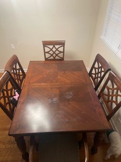 Solid Wood Extendable Dining Table Set with 6 Chairs