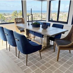 Dining Room table and 8 Chairs 