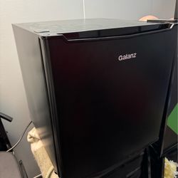 Galanz Mini Fridge
