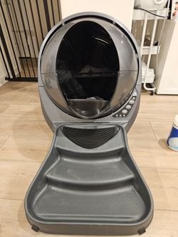 Litter Robot 3 With Fence Cover And Stairs
