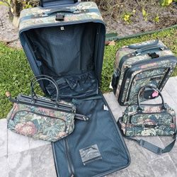 Beautiful Luggage Set with Wheels - 4 Pieces Matching