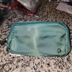 Lululemon Everywhere Belt Bag Green Brand New 