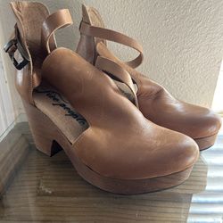 Free People - Cedar Leather Clogs