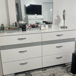 HIGH GLASS Bedroom Set