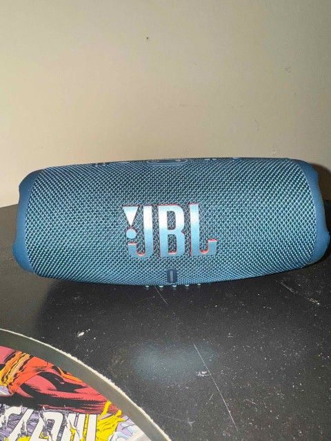 JBL Charge 5