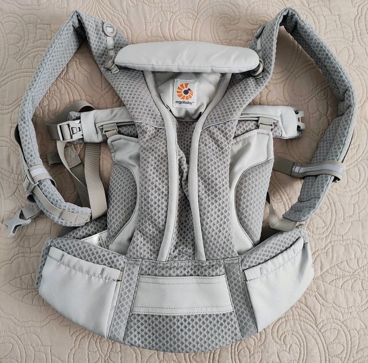 Ergobaby Omni Breeze All Carry Baby Carrier Fontana/Rialto Area.