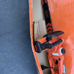Black & Decker BECS600 8 Amp 14 in. Corded Electric Chainsaw (BD803)