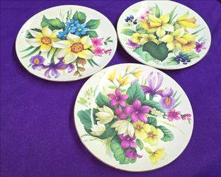 Set of 3 "The Springtime Collection" Formalities by Baum Bothers porcelain plates featuring floral bouquets. A68M015