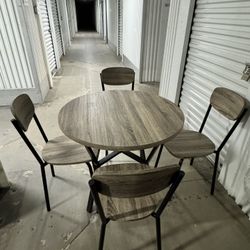 Table With Chairs 