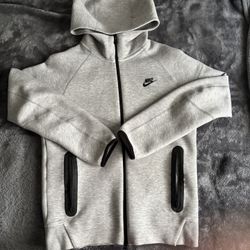 Men’s Nike Tech Grey