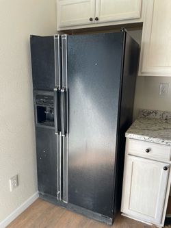 Black Kenmore Refrigerator Freezer