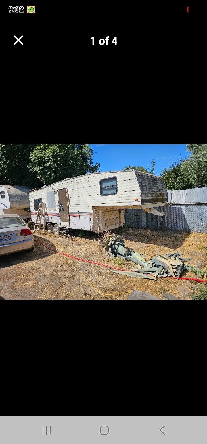 Camper
