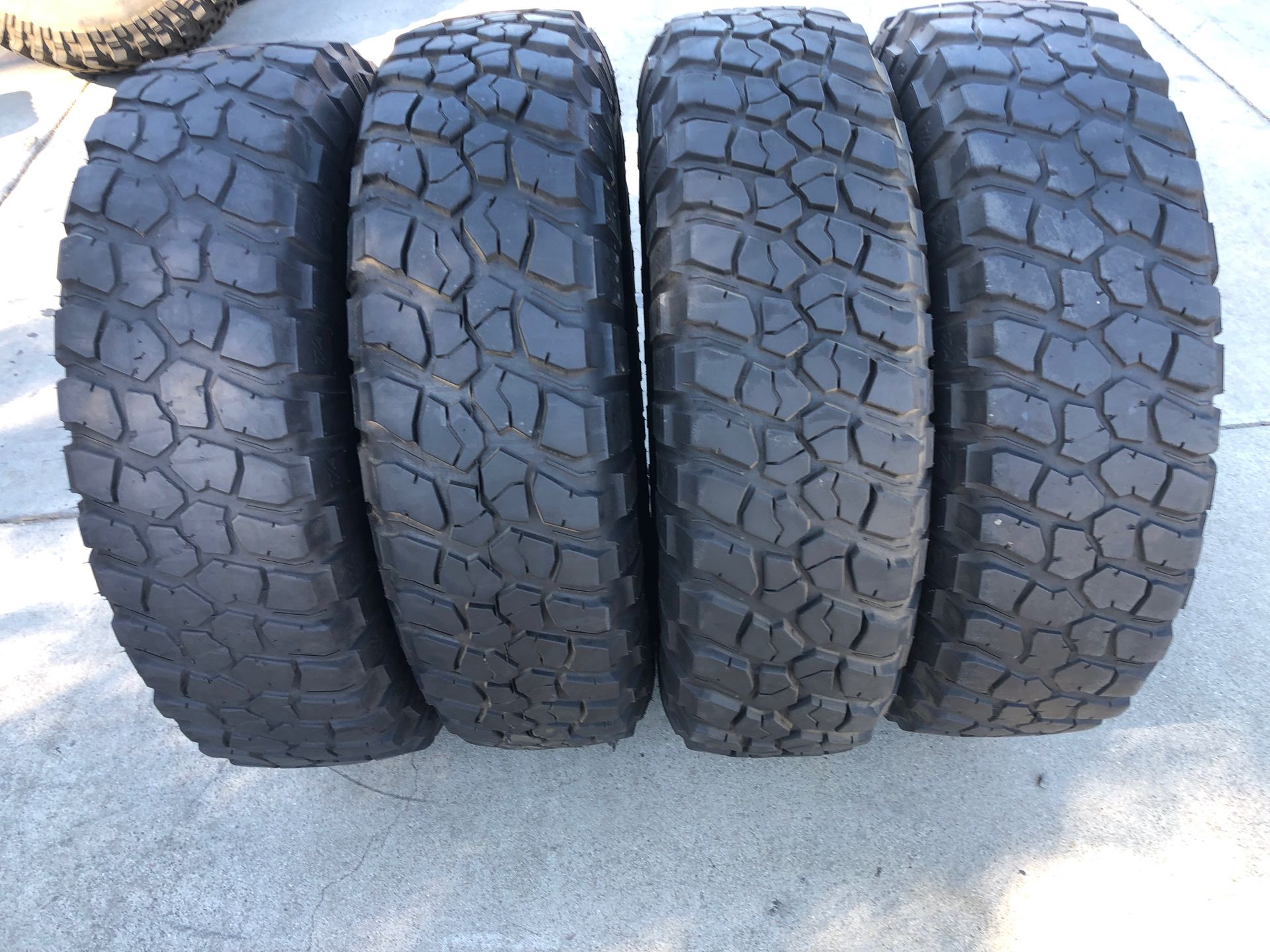 4used tires 255 85 16 LT BFGOODRICH-MUD -TERRAIN T/A