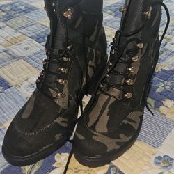 Ladies Camo Boots By ShoeDazzle