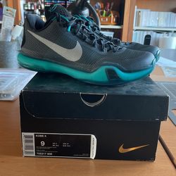 Kobe 10 Liberty/ Radiant Emerald