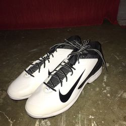 Brand new Nike baseball cleats