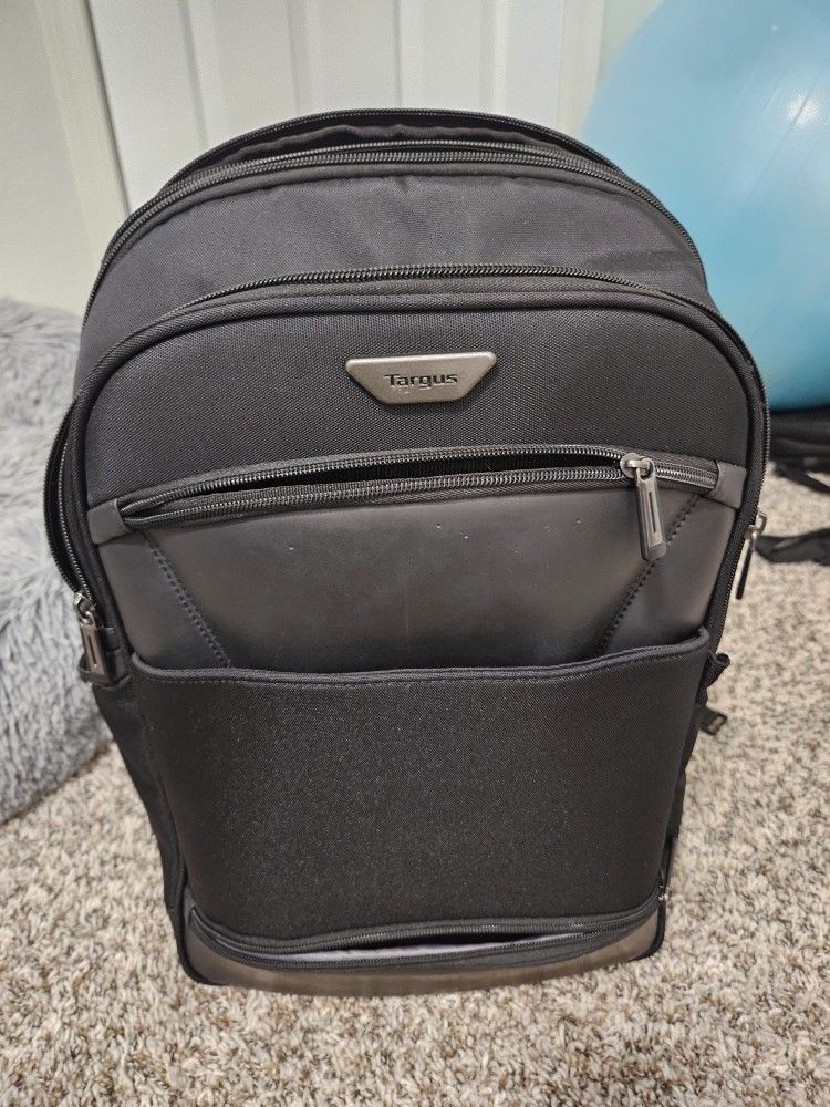 Like New- Targus Mobile ViP Backpack for 15.6-Inch Laptops - Black (TSB862)