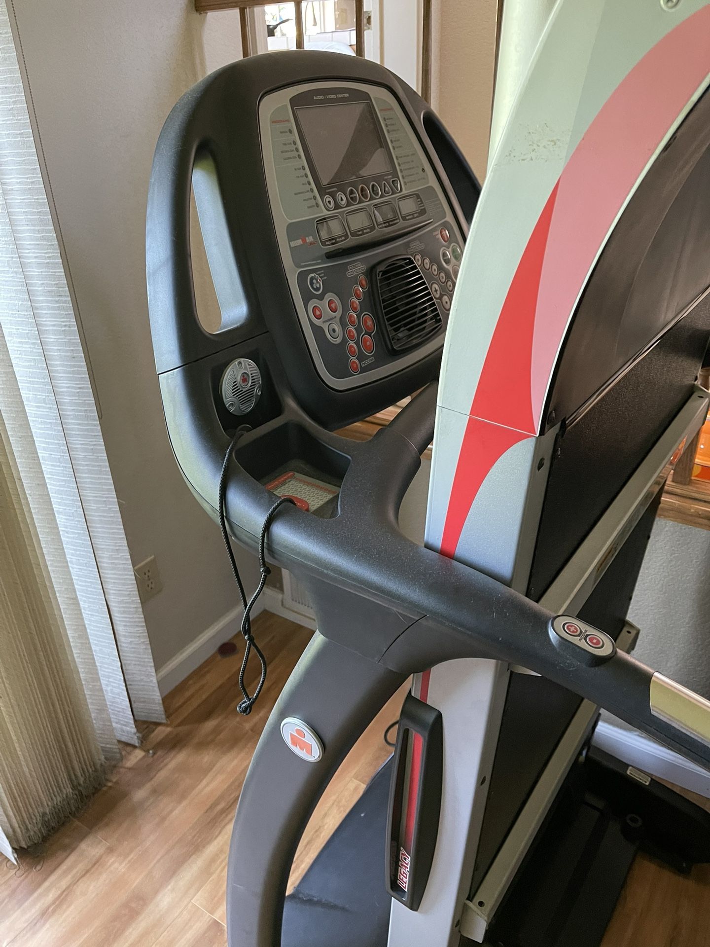Treadmill Iron Legacy