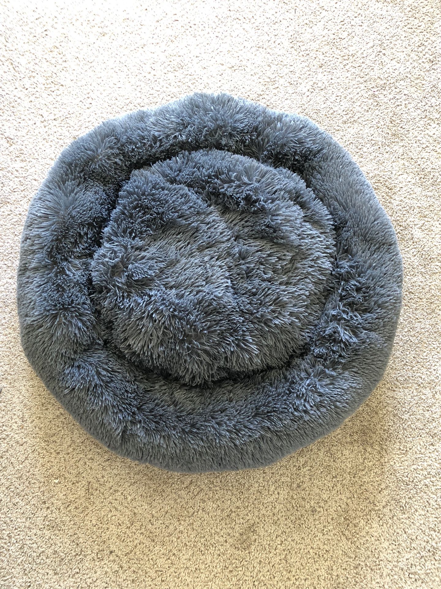 Gray round pet bed  L“30x W “30