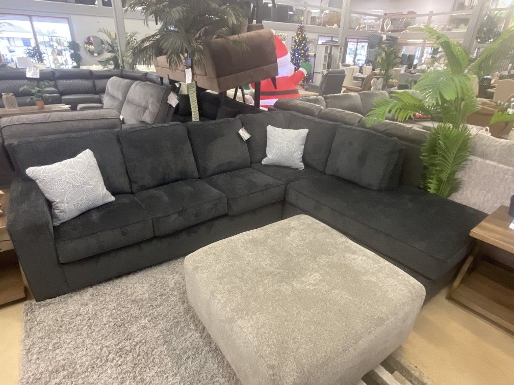 Altari 2pc Sectional Sofa w/ Chaise