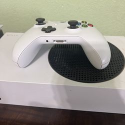 Xbox Series S - Wires Included 190 OBO BOX INCLUDED