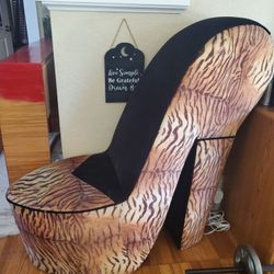 High Heel shoe chair