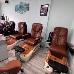 5 Spa Pedicure Chairs $200 Each Pick Up ASAP 