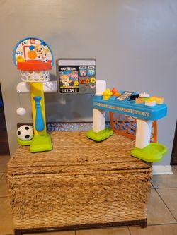 Like New/ Laugh And Learn Play Center 