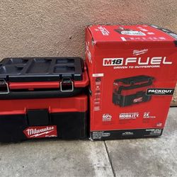 Milwaukee M18 FUEL PACKOUT 18-Volt Lithium-lon Cordless 2.5 Gal. Wet/Dry Vacuum (Vacuum-Only)