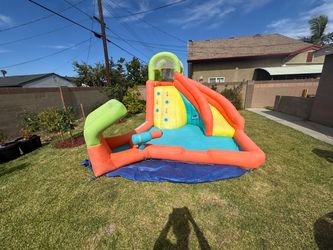 Water jumper for kids with air blower