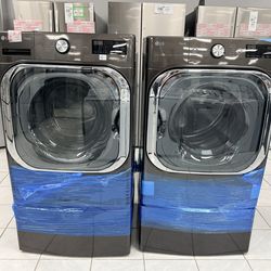 LAREDO LG FRONT LOAD ON PEDESTAL SETS