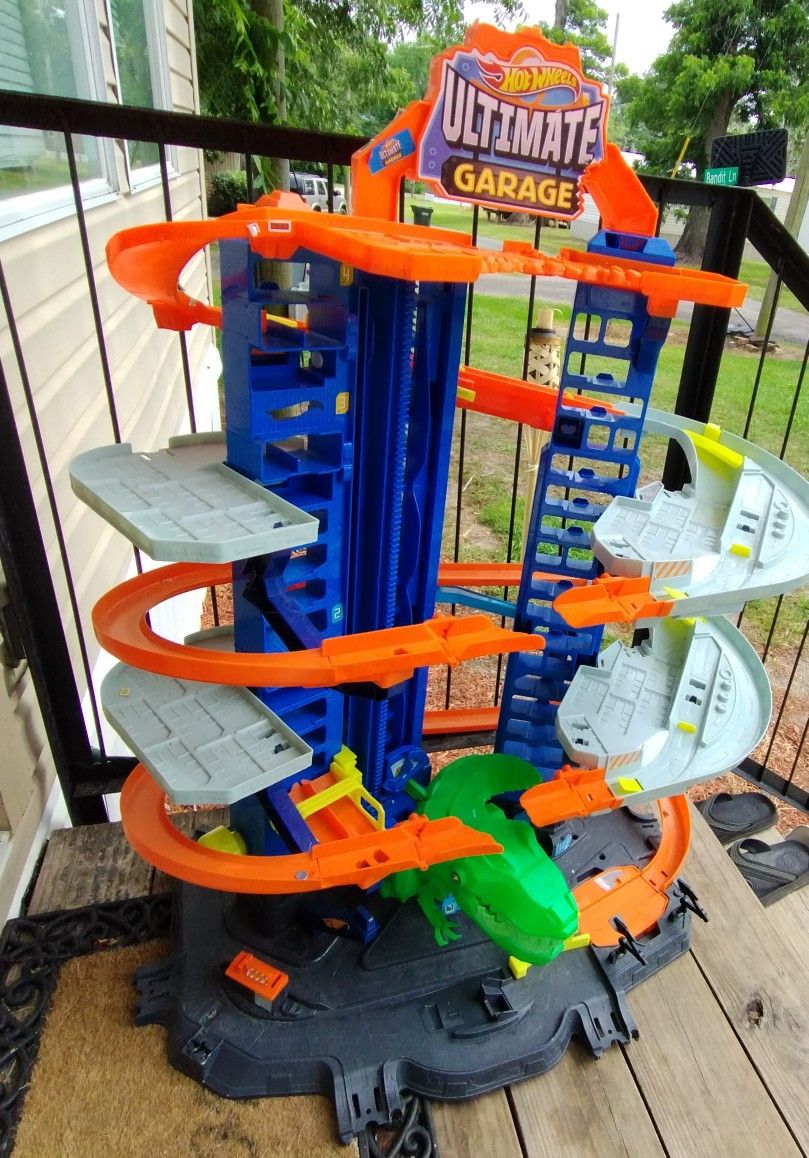 Hot wheels dinosaur sale track
