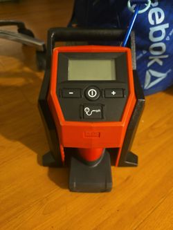 Milwaukee 12v inflator w/ 5XCS 12v battery