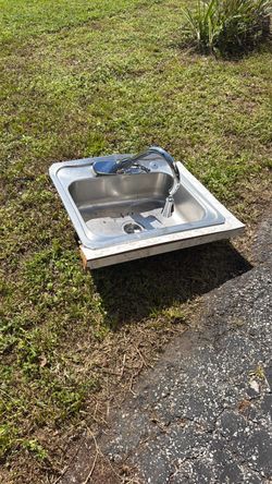 Kitchen sink with new focit